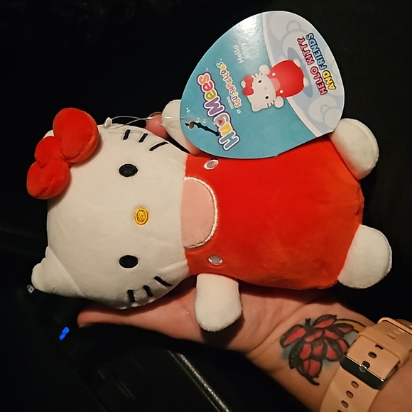 6" Hello Kitty HugMees Squishmallow Sanrio 2024 - Picture 2 of 5